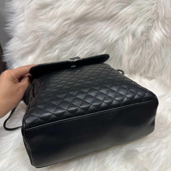 Authentic Pierre Cardin Paris Black Leather Crossbody Bag - Picture 4 of 9